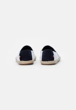 Pier One Espadrilles Soldes chaussures basses rond unisex -VêtementsElite Boutique 00139fe468ac4c6097c5d786f56cf527