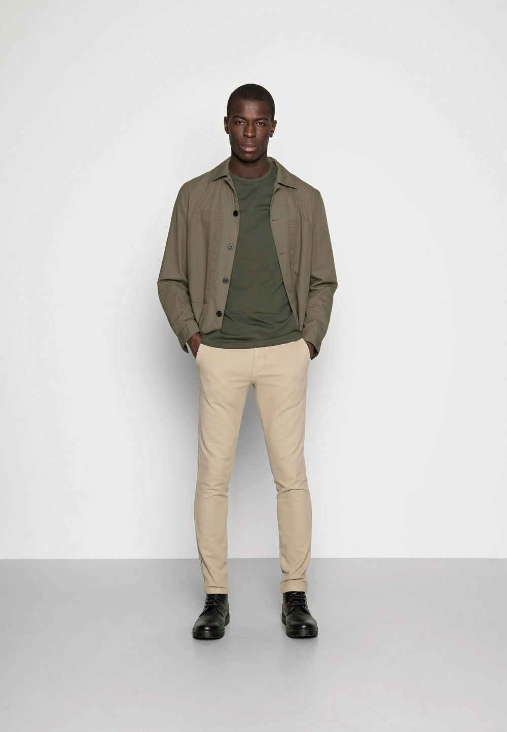 Petit Prix Pier One 5 PACK - T-shirt basique t-shirts & polos col rond homme 3 Petit Prix Pier One 5 PACK - T-shirt basique t-shirts & polos col rond homme