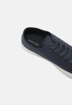 Pier One UNISEX - Baskets basses Produit de première qualité baskets & sneakers rond -VêtementsElite Boutique 06043a44e6b943b6afea1bbe331893f9