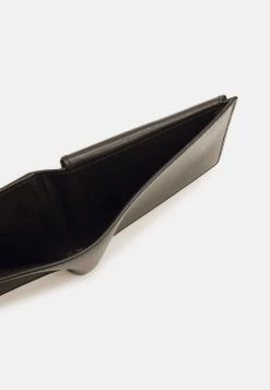 Assurance De l’Authenticité Pier One Portefeuille petite maroquinerie compartiment à monnaie homme 10 Assurance De l’Authenticité Pier One Portefeuille petite maroquinerie compartiment à monnaie homme -VêtementsElite Boutique 09c77c0a480646799a67db79a9efcb97