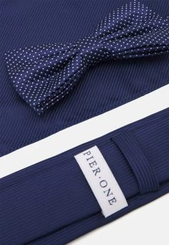 Pier One SET - Cravate Prix Sympa pochettes de costume couleur unie homme -VêtementsElite Boutique 0cb6a3d1a2f54ee9badb74bd52e58ae6