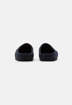 Pier One Bonne Qualité UNISEX - Chaussons rond homme -VêtementsElite Boutique 0d4c6e439482428c8d895132ada8d69b