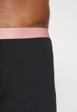 Pier One 5 PACK - Shorty Prix Sacrifiés sous-vêtements normale homme -VêtementsElite Boutique 0e56e9aac4d44d559024693b9587b054