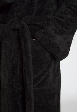 Prix Exclusifs Pier One Peignoir sous-vêtements & chaussettes capuche homme -VêtementsElite Boutique 0f1fe571c84049c9b7ec50f28f894b6f