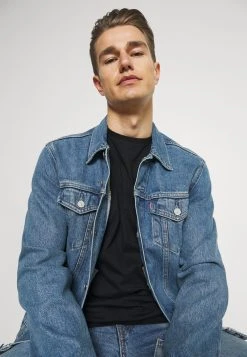 Pier One Prix Cassé T-shirt imprimé t-shirts col rond homme -VêtementsElite Boutique 120a6dd57e8a410f8e44051d6c718715