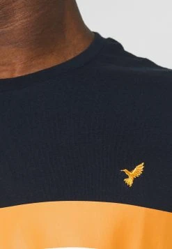 Authentique 100% Pier One T-shirt imprimé t-shirts col rond homme -VêtementsElite Boutique 13b929fb7dca445abb05d787a330c3e6