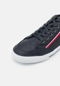 Prix Bradés Pier One Baskets basses sneakers rond homme -VêtementsElite Boutique 145e36e3a1904cb382f7cc335226db94