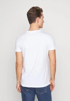 50% Off De Vente Pier One 5 PACK - T-shirt basique t-shirts & polos col en v homme -VêtementsElite Boutique 1668a615b94040369308c97efdb1bcb6