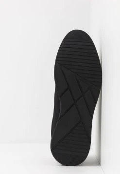 En Remise Pier One UNISEX - Baskets basses baskets & sneakers rond 12 En Remise Pier One UNISEX - Baskets basses baskets & sneakers rond -VêtementsElite Boutique 18f0584f13be4b1598faa1ead8725ea9