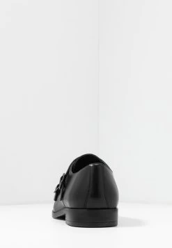 Réduction Pier One Mocassins mocassins et loafers rond homme -VêtementsElite Boutique 1997a1ff5c574161a62d774c1fb6d819