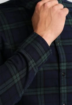 Se Vend Bas Prix Pier One Chemise chemises col &agrave; boutons homme -VêtementsElite Boutique 1d4943960e8d4fe294723e59d14e7516