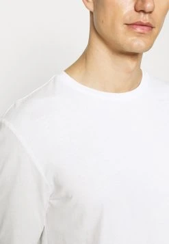 Pier One 3 PACK - T-shirt à manches longues Qualité Supérieure t-shirts col rond homme 19 Pier One 3 PACK - T-shirt à manches longues Qualité Supérieure t-shirts col rond homme -VêtementsElite Boutique 1e20ee920f194bd69b2cc79cabaf7810