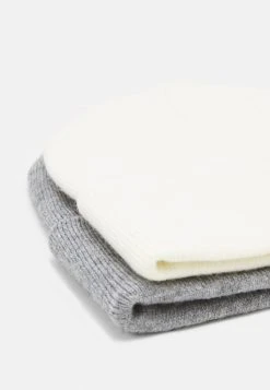 Pier One 2 PACK UNISEX - Bonnet Un Tarif Préférentiel casquettes, bonnets et chapeaux chiné -VêtementsElite Boutique 1f4b87b05aa84920b52c64cb2f027e5b