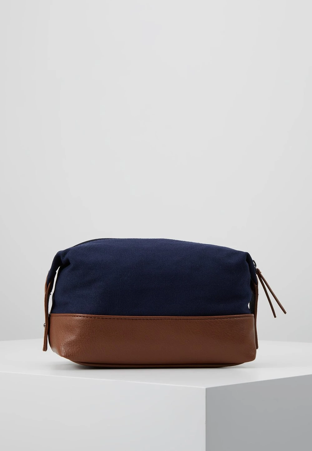 Pier One UNISEX - Trousse de toilette En promotion accessoires, sets et coffrets 6 Pier One UNISEX - Trousse de toilette En promotion accessoires, sets et coffrets – Image 4