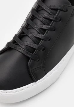 Vendre-Réclame Pier One UNISEX - Baskets basses sneakers rond 13 Vendre-Réclame Pier One UNISEX - Baskets basses sneakers rond -VêtementsElite Boutique 2195e1d5e6dc47a2a7c800a0da7bcd71