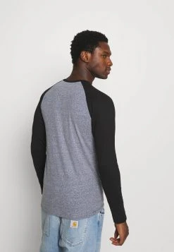 Pier One Prix Gelé T-shirt à manches longues t-shirts & polos col rond homme -VêtementsElite Boutique 26b9ef585a52469c90536b07aa28880d