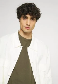 Pier One 2 PACK - T-shirt basique Prix Ourlé t-shirts col rond homme -VêtementsElite Boutique 281dee8ff53f4de9ad2acf982ec79164