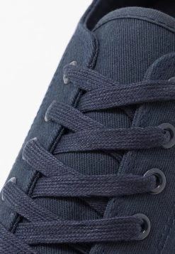 Prix Dégriffé Pier One UNISEX - Baskets basses baskets & sneakers rond 16 Prix Dégriffé Pier One UNISEX - Baskets basses baskets & sneakers rond -VêtementsElite Boutique 29bdaa7fb6e345809a80b727a4ee6b40