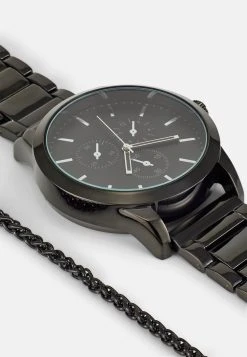 Promos Pier One SET - Montre montres et bijoux couleur unie homme -VêtementsElite Boutique 2ea23fcfe5f14aa4b6f30efe77ae2e02