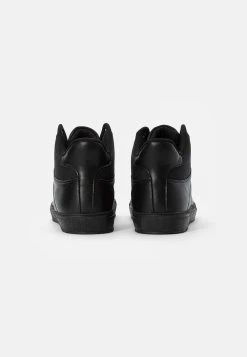 Pier One Baskets montantes Prix Sacrifiés baskets & sneakers rond unisex -VêtementsElite Boutique 2ec9ae0bbb484f4da8ccb0e121ad5d5c