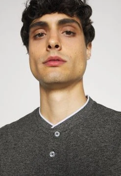 Pier One Polo excellente qualité t-shirts col tunisien homme 12 Pier One Polo excellente qualité t-shirts col tunisien homme -VêtementsElite Boutique 308f620f332d483a8a759d5bfd6b90bb