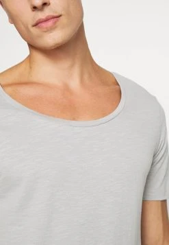 Pier One T-shirt basique Assurance De l’Authenticité t-shirts encolure large ronde homme -VêtementsElite Boutique 31692de68ef445339f3c357433bbfa28