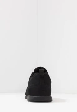 En Remise Pier One UNISEX - Baskets basses baskets & sneakers rond 11 En Remise Pier One UNISEX - Baskets basses baskets & sneakers rond -VêtementsElite Boutique 32cd74c6a9f2435392756e14ba09138c