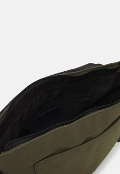 Pier One Prix Incroyables Sac bandoulière sacs compartiment pour téléphone portable homme 8 Pier One Prix Incroyables Sac bandoulière sacs compartiment pour téléphone portable homme -VêtementsElite Boutique 349c1c40fb14472f8222b77743b0881f