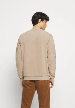 En Remise Pier One Sweat polaire pulls et gilets col rond homme -VêtementsElite Boutique 35a4966daa50417d98a7ec285a87d1e9