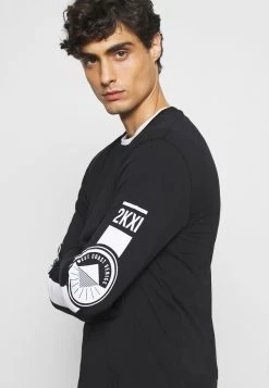 Pier One Prix Gelé T-shirt à manches longues t-shirts col rond homme -VêtementsElite Boutique 35cae1d4e4114fa685d5115b86d44f7f