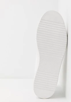 Pier One UNISEX - Baskets montantes Meilleur Prix Garanti sneakers rond -VêtementsElite Boutique 35f3cfcd2ba44f49b2e9d4cc3cd4cfc6