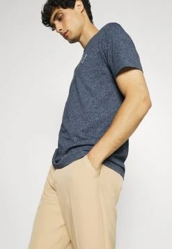 Pier One Prix Jamais Vus T-shirt basique t-shirts col rond homme -VêtementsElite Boutique 3621dd7b87ee477d8363d89f0e98a541