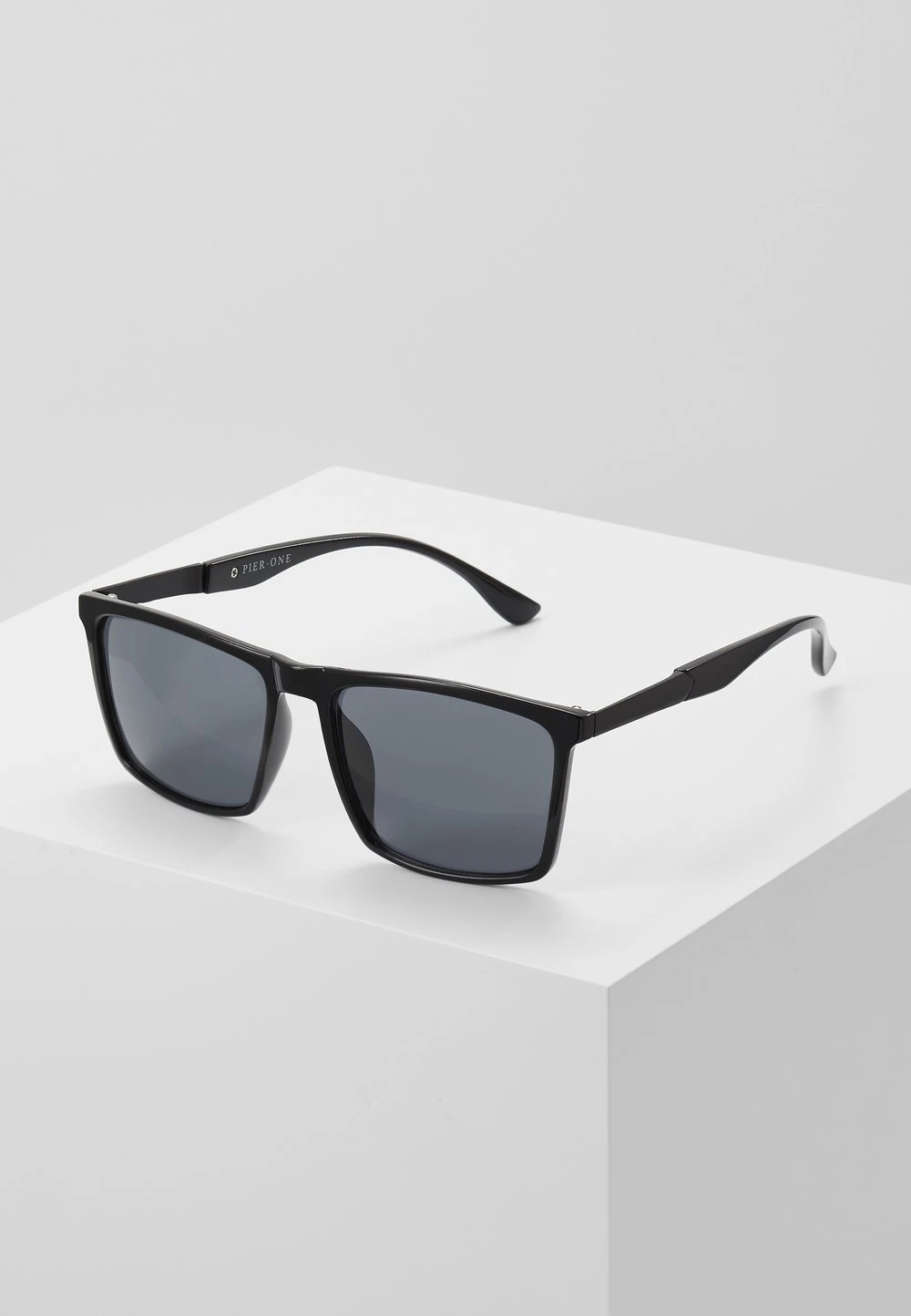 Pier One Lunettes de soleil - black Prix Sympa rectangulaire homme 3 Pier One Lunettes de soleil - black Prix Sympa rectangulaire homme
