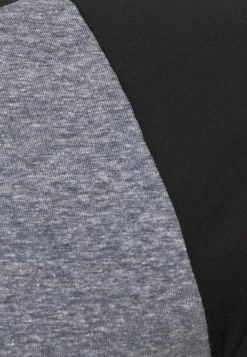 Pier One Prix Gelé T-shirt à manches longues t-shirts & polos col rond homme -VêtementsElite Boutique 37f91f71b4974bf1826d0f81a8f51226