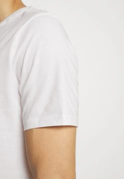 Pier One 50% Off De Vente 5 PACK - T-shirt basique t-shirts col rond homme -VêtementsElite Boutique 390810412fb54338b978b52a7a22fee8