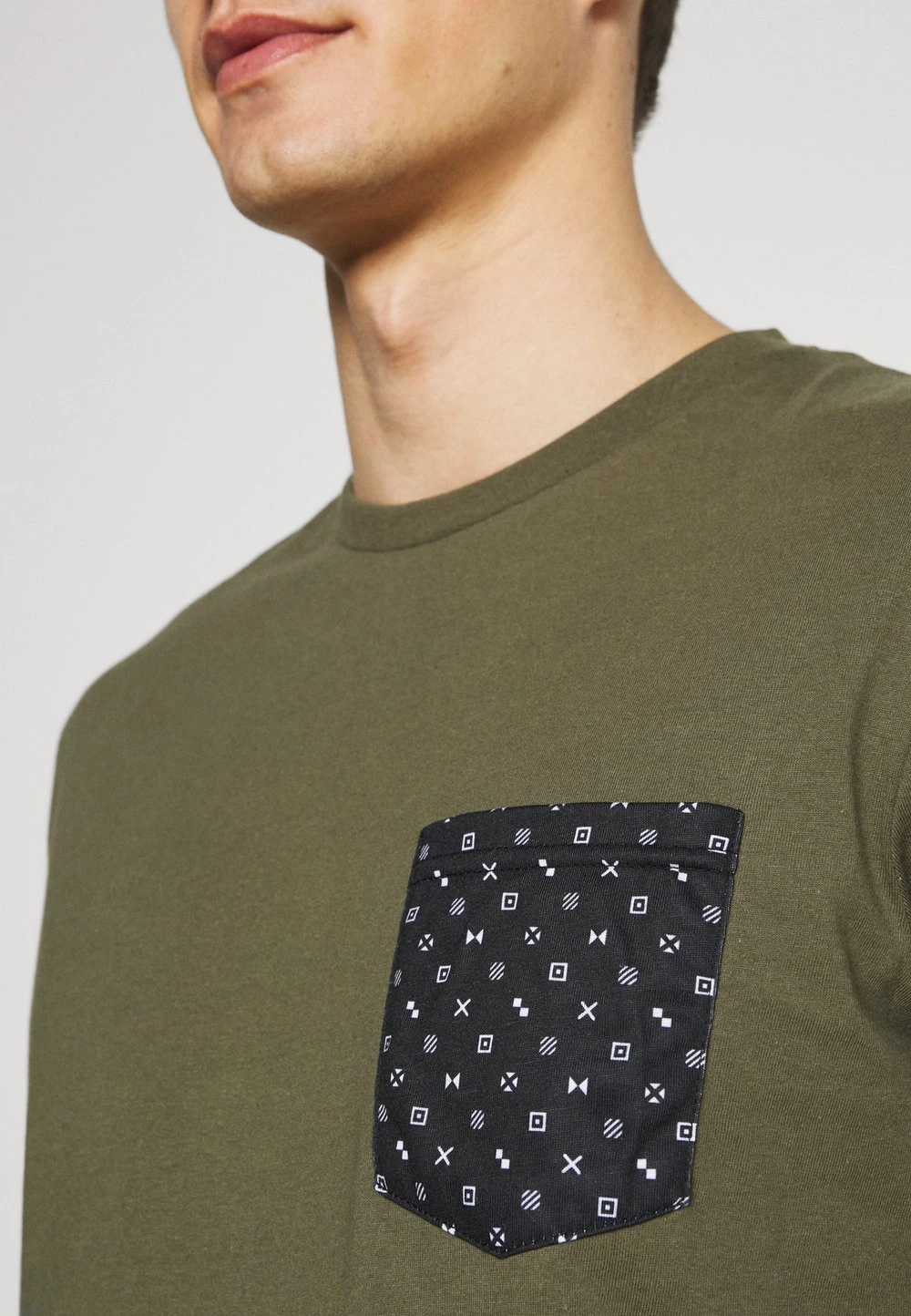 Pier One T-shirt imprimé Soldes t-shirts col rond homme 7 Pier One T-shirt imprimé Soldes t-shirts col rond homme – Image 5