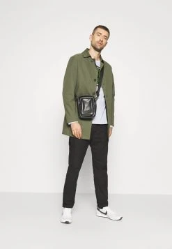 Prix Raisonnable Pier One T-shirt à manches longues t-shirts col rond homme -VêtementsElite Boutique 3a11844d5c554357bb3b4806499a035b