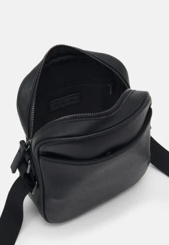Pier One UNISEX - Sac bandoulière Prix Distinctifs sacs fermeture éclair -VêtementsElite Boutique 3ad647f7de9a4f00a4bc2b1ad74b1ebf