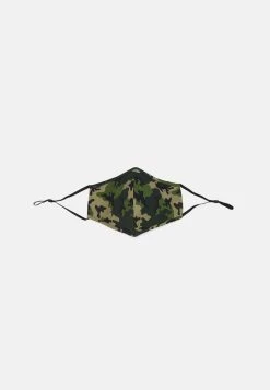 Pier One Prix Jamais Vus 3 PACK UNISEX - Masque en tissu masques camouflage -VêtementsElite Boutique 3d68ca3cdbf9456797454f8d46b5986d
