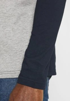 Pier One T-shirt à manches longues Produit de première qualité t-shirts col rond homme -VêtementsElite Boutique 3dbf987d80014851af025ed18a5e9096