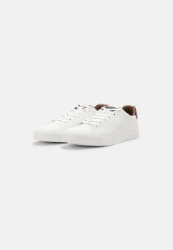 Prix Acceptable Pier One UNISEX - Baskets basses baskets & sneakers rond -VêtementsElite Boutique 3dd265505f6543b09d5930ab34e3811d