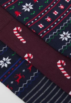 Pier One XMAS GIFT BOX 3 PACK - Chaussettes Prix Discount sous-vêtements & chaussettes rayures homme -VêtementsElite Boutique 3ed892cbc52944bd811fef40de434aa9