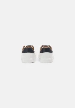 Prix Acceptable Pier One UNISEX - Baskets basses baskets & sneakers rond -VêtementsElite Boutique 3f6d49d439f548cab7f577f997c071ec