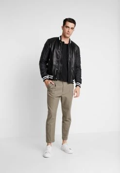 Pier One Prix Préférentiel T-shirt basique t-shirts encolure large ronde homme -VêtementsElite Boutique 414e0ae9c5ac4336bb796ee37bafebed