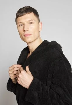 Prix Exclusifs Pier One Peignoir sous-vêtements & chaussettes capuche homme -VêtementsElite Boutique 46ddd89e67e647d9a552c22e74d82b35