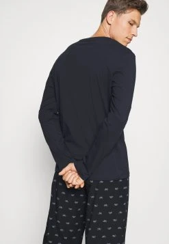 Pier One Pyjama Prix Légers pyjamas normale homme -VêtementsElite Boutique 4aedb8aeb1174875b3c902f1fe0f87c4