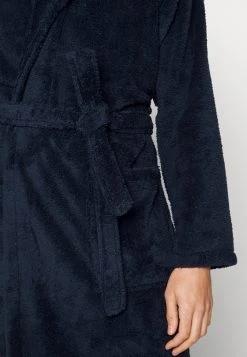 Pier One Peignoir En promotion sous-vêtements & chaussettes col châle homme -VêtementsElite Boutique 4c442d240abe46e18285767cb4c59e1d