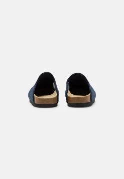 Pier One UNISEX - Chaussons Prix Ourlé sandales et tongs rond -VêtementsElite Boutique 4c70740f6047454ebd7fb739cbf97cfc