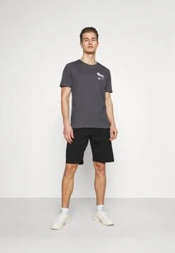 Pier One Prix Réduit T-shirt imprimé t-shirts col rond homme -VêtementsElite Boutique 4caf907af18547a3a58206c701a343eb