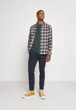 Pier One Chemise Prix Abordable chemises col à boutons homme -VêtementsElite Boutique 4d42b7333cac45a88373764719444172